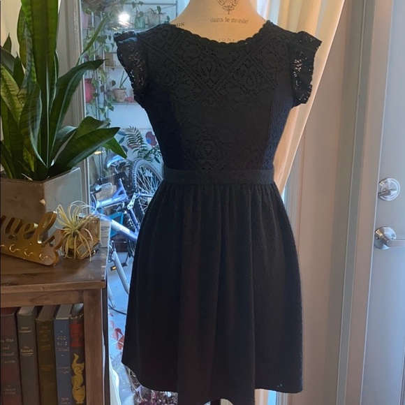 Xhilaration dark green lace flutter sleeve dress S​ - Picture 5 of 13